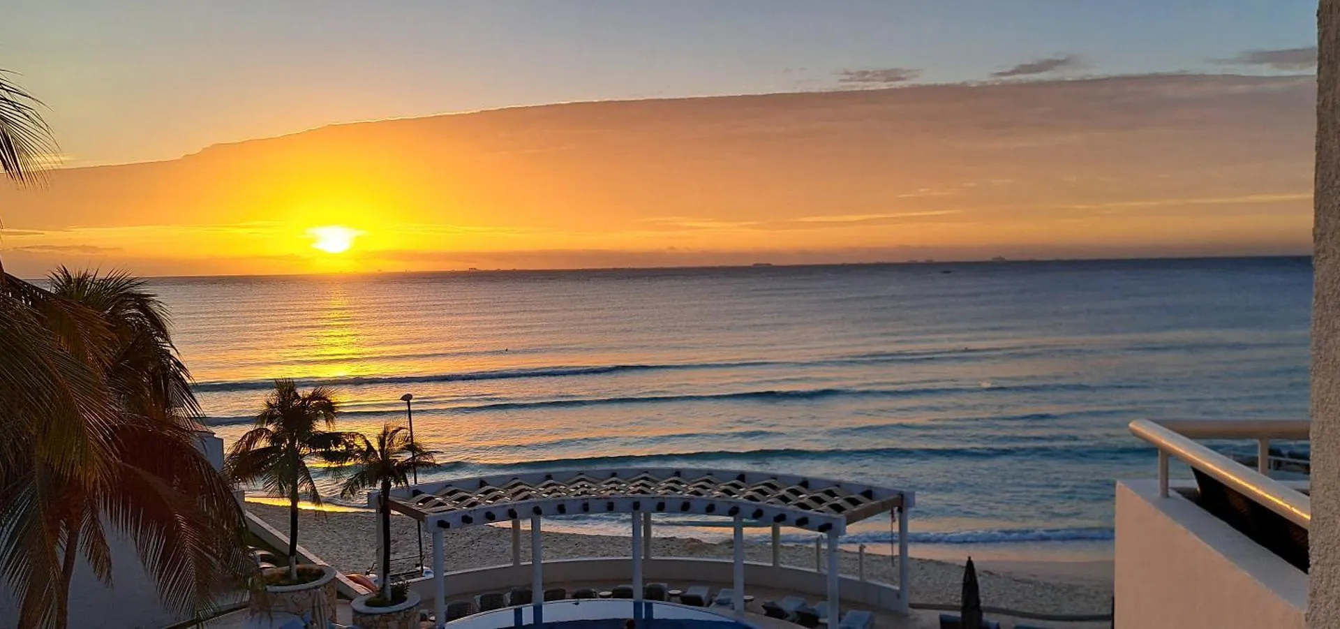 Sunset Fishermen Beach & Spa Resort 신데 델 카르멘